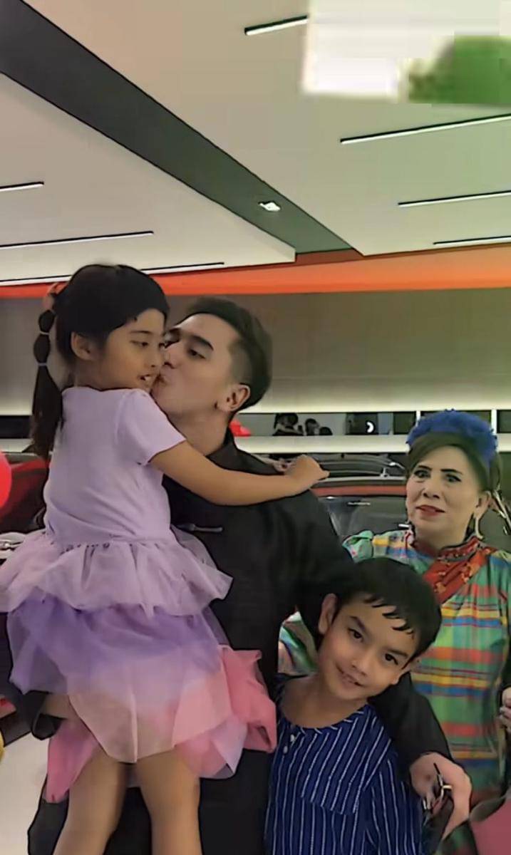 potret Verrell Bramasta di ultah neneknya (instagram.com/bramastavrl)