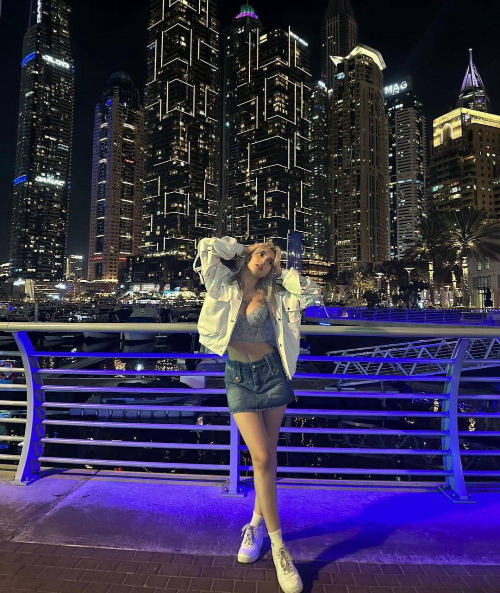 ide padu padan crop top ala Shaguffta (instagram.com/shaguffta_)