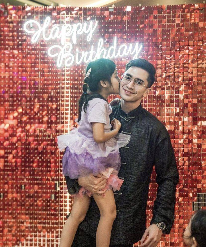 potret Verrell Bramasta di ultah neneknya (instagram.com/bramastavrl)