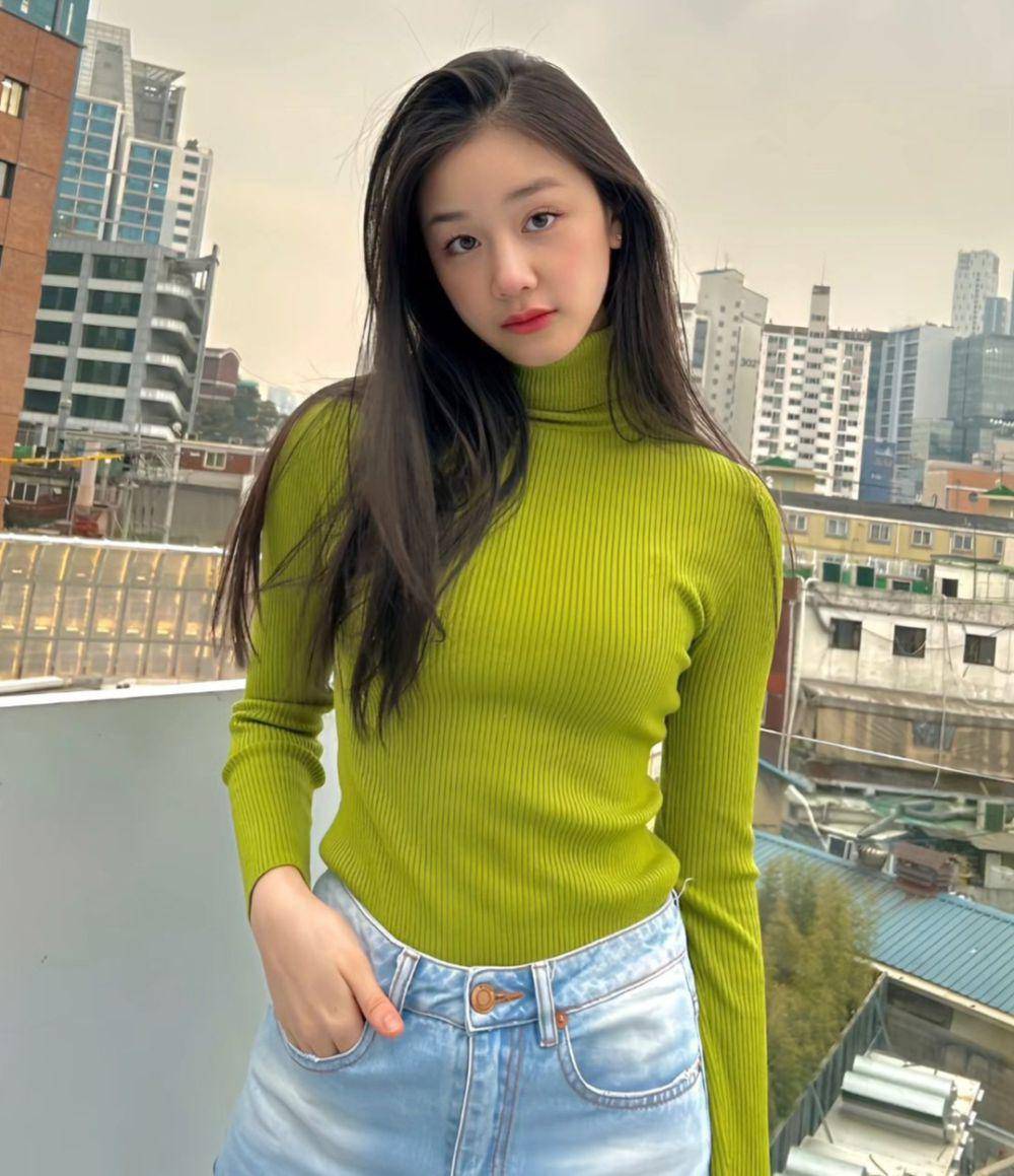 Pharita (instagram.com/pharita.babymonster)