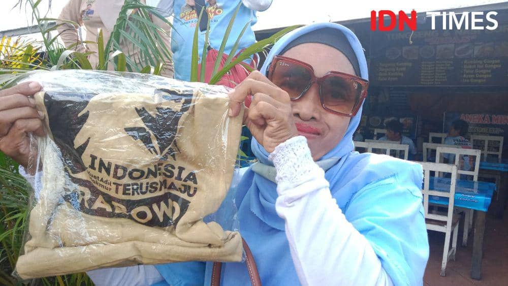 Jadi Caleg Gerindra, Nenek 54 Tahun Tetap Nekat Terobos Kandang Banteng