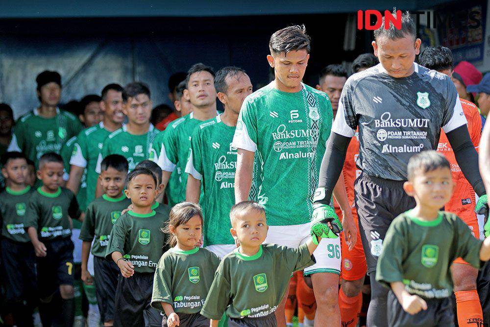PSMS Medan saat menghadapi Persiraja Banda Aceh di Stadion Langsa, Sabtu (27/1/2024). (IDN Times/Arifin Al Alamudi)