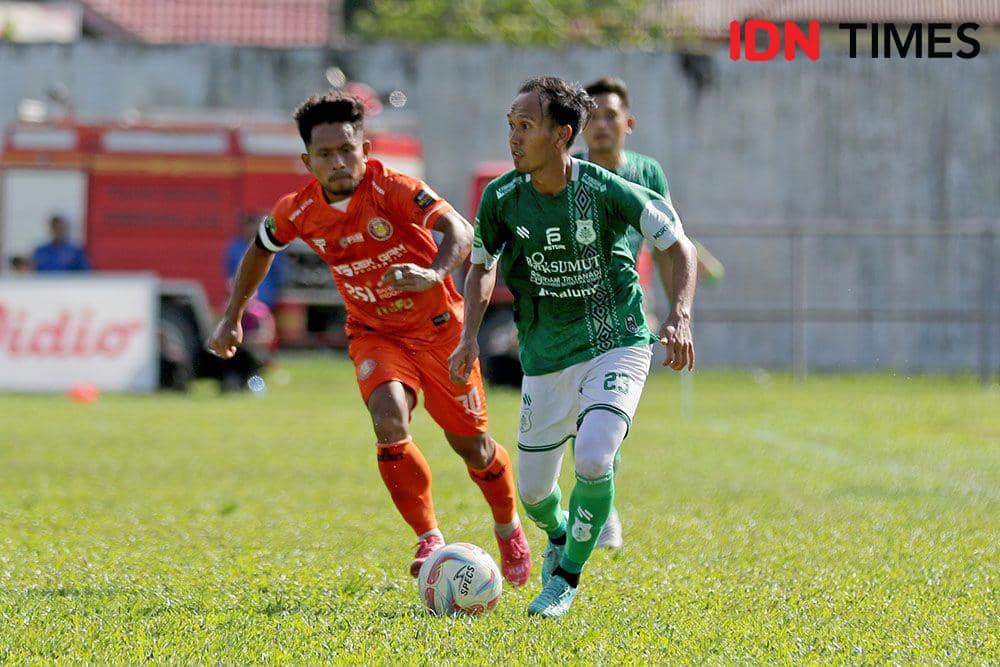PSMS Medan saat menghadapi Persiraja Banda Aceh di Stadion Langsa, Sabtu (27/1/2024). (IDN Times/Arifin Al Alamudi)
