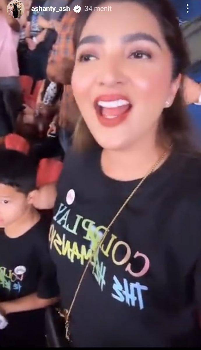 The Hermansyah nonton Coldplay (Instagram.com/ashanty_ash)