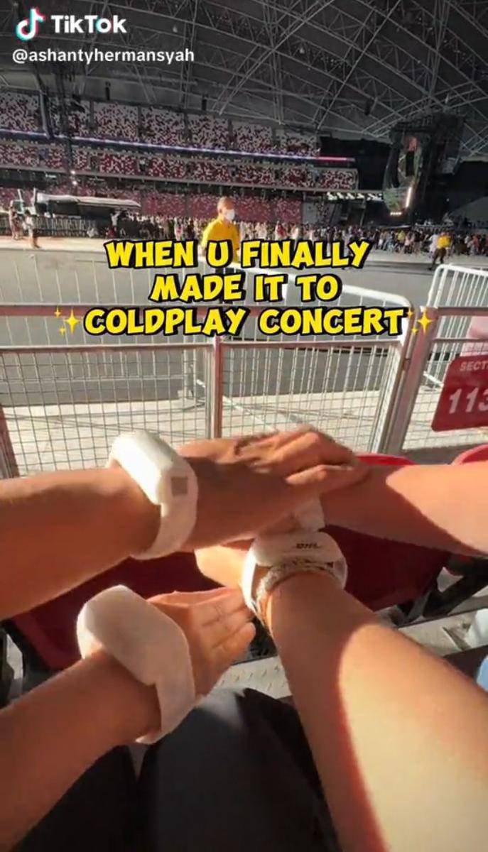 The Hermansyah nonton Coldplay (Tiktok.com/ashantyhermansyah)