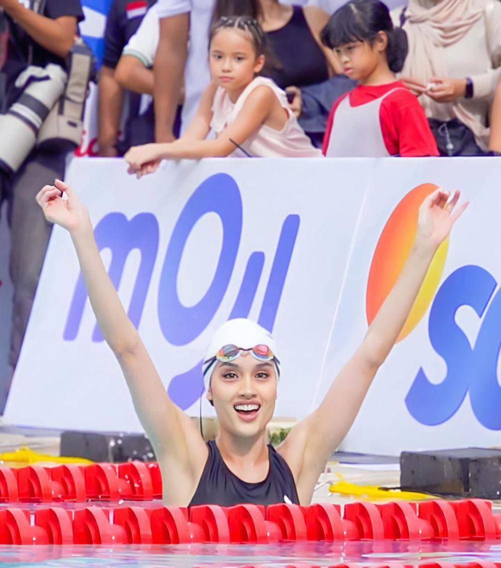 potret Cinta Laura juara renang TOSI 2 (instagram.com/claurakiehl)