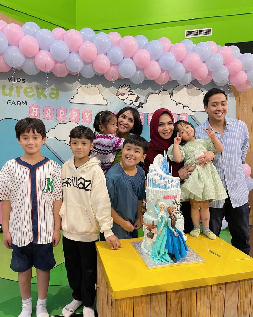 7 Potret Pesta Ulang Tahun Ke-3 Aruni, Anak Caca Tengker