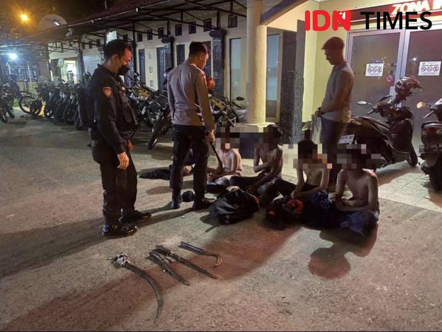Resahkan Warga, 5 Remaja Acungkan Sajam di Tempat Wisata Pontianak