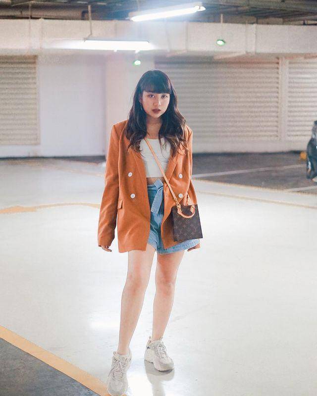 padu padan short pants ala Ghea Indrawari (instagram.com/gheaindrawari)