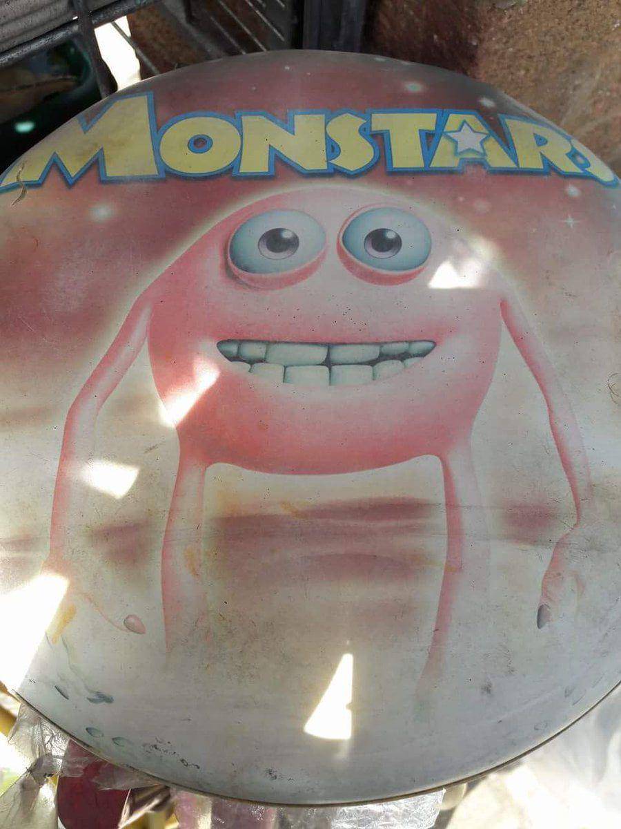 potret objek Mike Wazowski yang bikin ngakak (reddit.com/user/GabrielMYCUN2015)