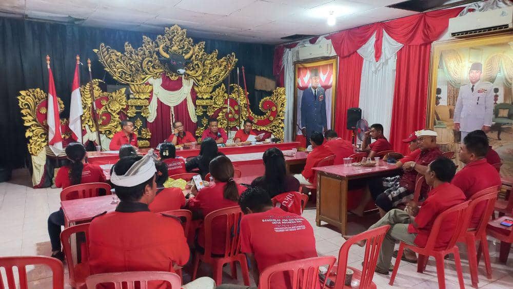 Caleg PDIP Klungkung menggelar rapat darurat, untuk genjot suara jelang Pemilu. (Dok. IDN Times/PDIP Klungkung)