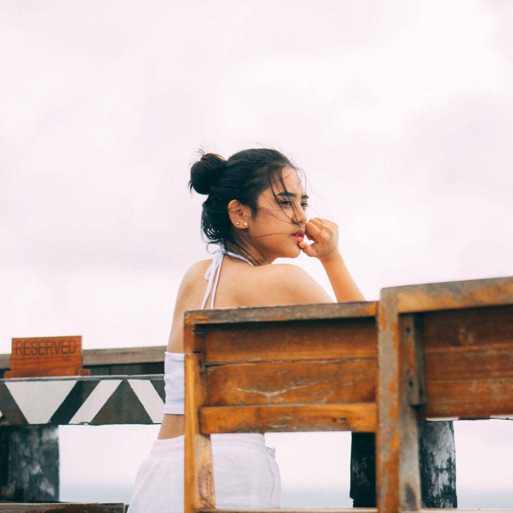 inspirasi gaya rambut messy bun ala artis (instagram.com/zivamagnolya)