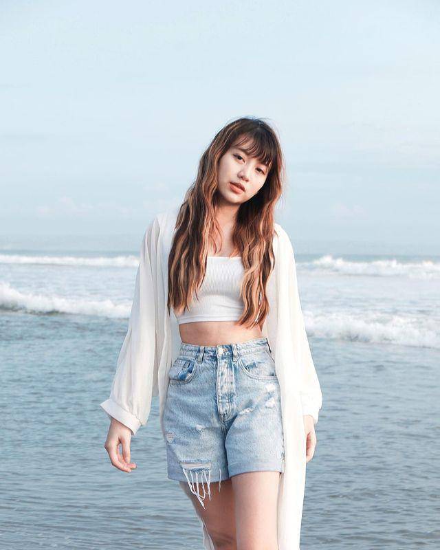 padu padan short pants ala Ghea Indrawari (instagram.com/gheaindrawari)