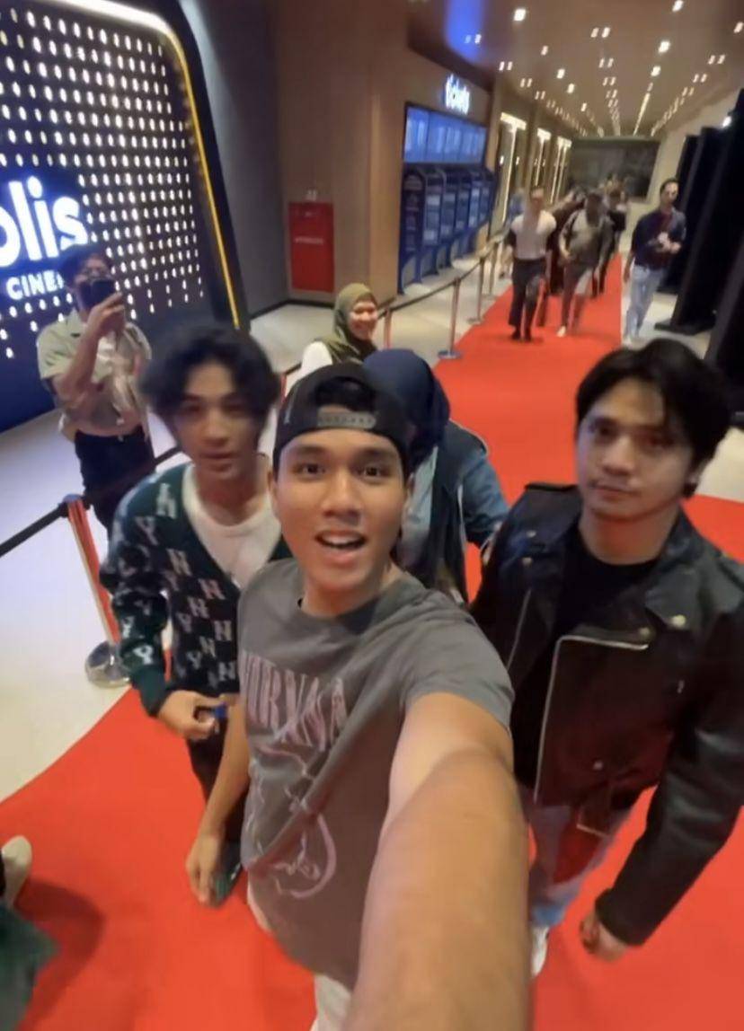 potret artis di gala premier film Munkar (Instagram.com/jefannathanio)