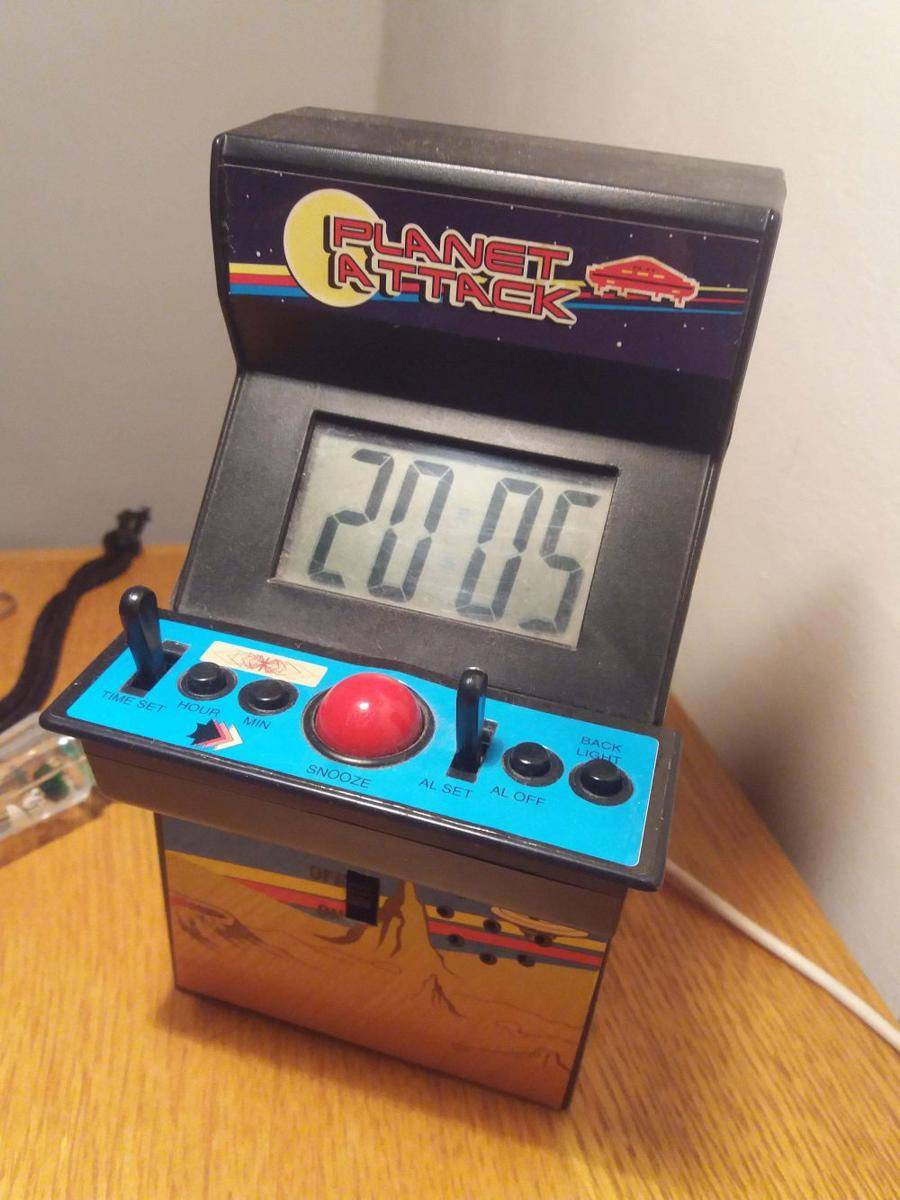 potret jam alarm unik (reddit.com/r/mildlyinteresting)
