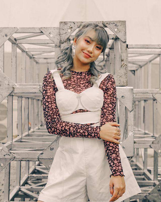 padu padan short pants ala Ghea Indrawari (instagram.com/gheaindrawari)
