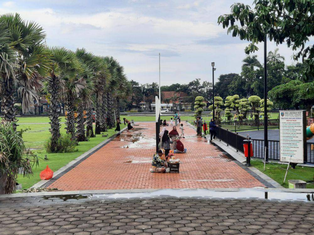Alun-Alun Jombang (dok. pribadi/Fatma Roisatin Nadhiroh)