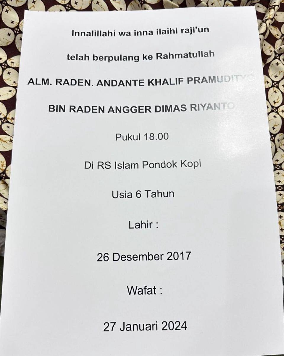 potret pemakaman anak Tamara Tyasmara (instagram.com/chacharaissa)