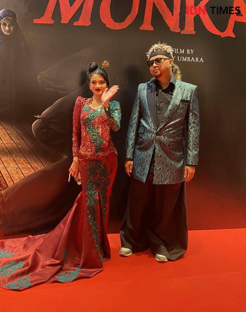 potret artis di gala premier film Munkar (Dok. IDN Times/Rani Asnurida)