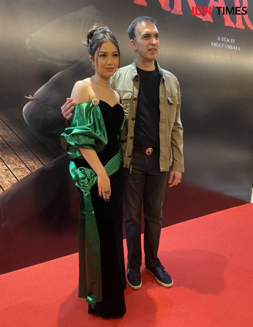 potret artis di gala premier film Munkar (Dok. IDN Times/Rani Asnurida)