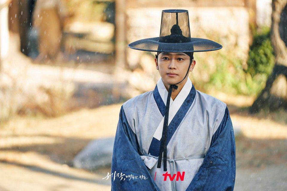 cuplikan Lee Sin Young di drakor Captivating the King (dok. tvN/세작, 매혹된 자들)