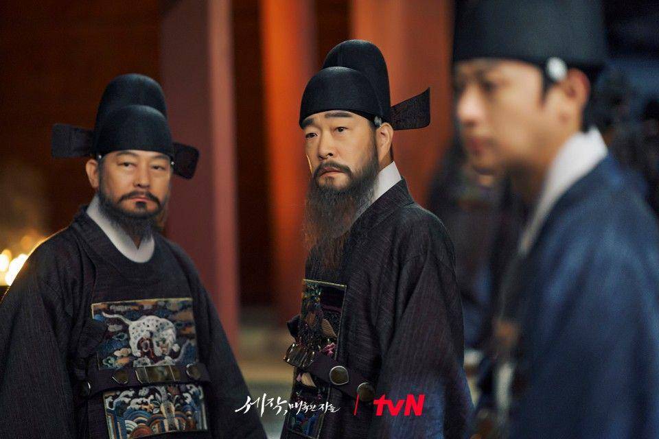 cuplikan Son Hyun Joo di drakor Captivating the King (dok. tvN/세작, 매혹된 자들)