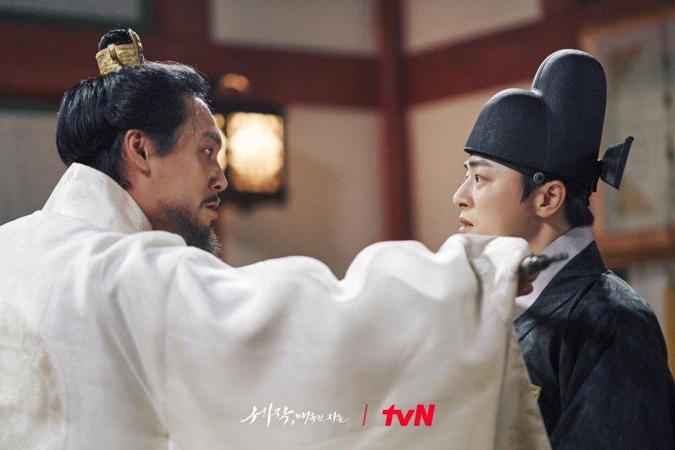 cuplikan Choi Dae Hoon dan Jo Jung Suk di drakor Captivating the King (dok. tvN/세작, 매혹된 자들)