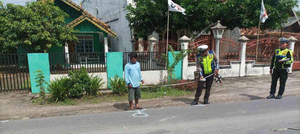 Kecelakaan di OKU Timur melibatkan motor dan truk hingga satu orang meninggal dunia dan dua orang lainnya mengalami luka (Dok: istimewa)
