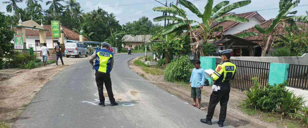 Pelajar Bonceng Tiga di Sumsel Tewas Usai Menabrak Bak Truk