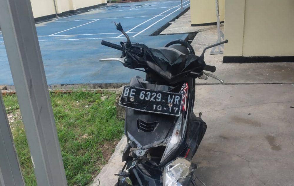 Kecelakaan di OKU Timur melibatkan motor dan truk hingga satu orang meninggal dunia dan dua orang lainnya mengalami luka (Dok: istimewa)