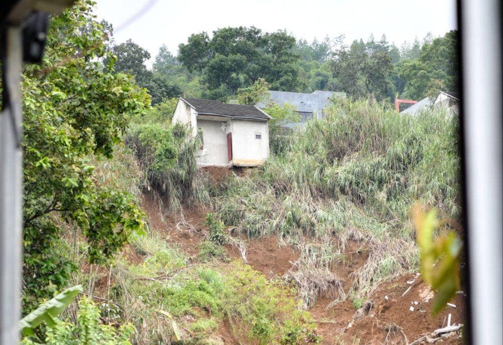 Bey: 13 Rumah Tertimbun Longsor di Sukabumi Belum Bisa Direlokasi