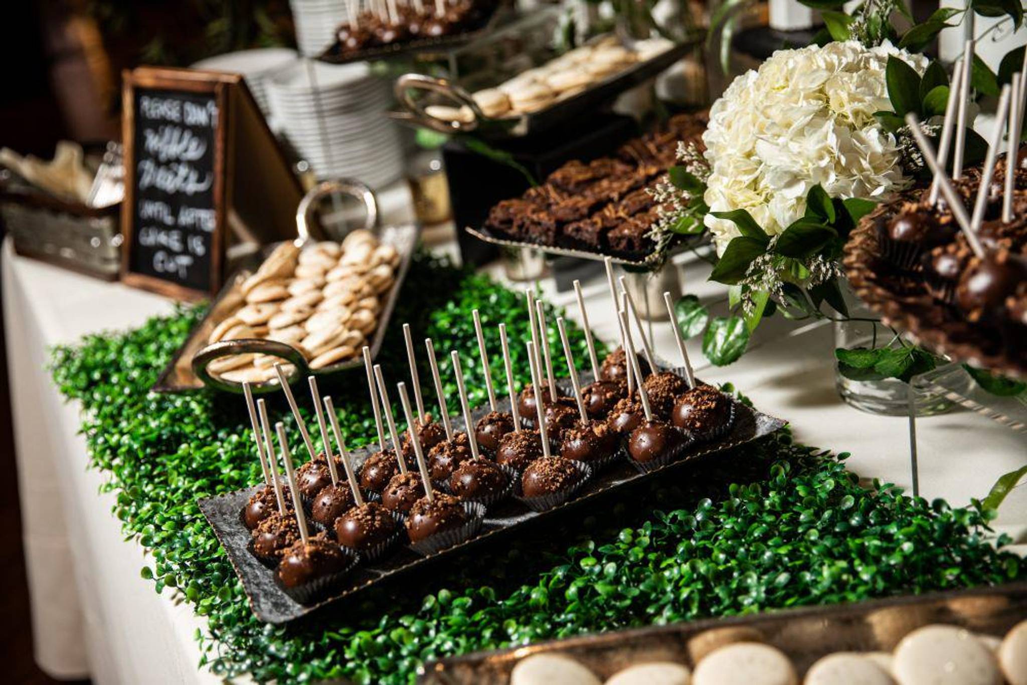 Resep Sederhana Kue Bola Coklat Gluten Free untuk Camilan | IDN Times ...