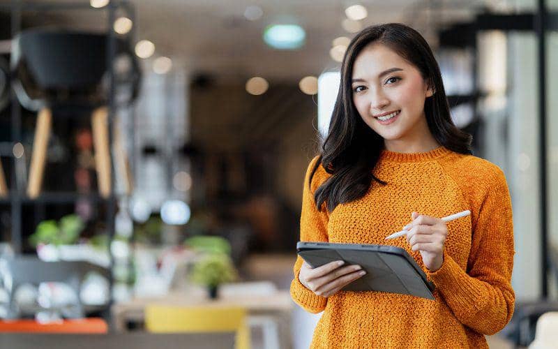 Ilustrasi seorang pemula yang sedang membangun bisnis (freepik.com/Lifestylememory)