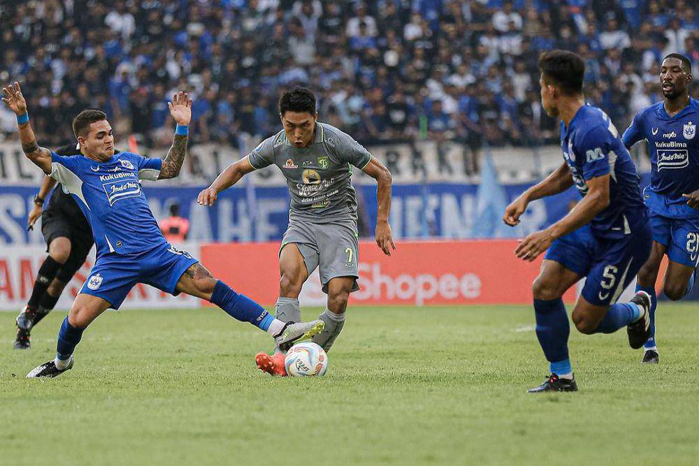 Persebaya dalam laga menghadapi PSIS Semarang pada putaran pertama Liga 1 2023/2024. (instagram.com/officialpersebaya)