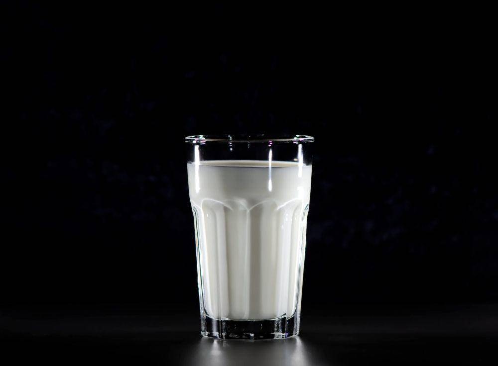 ilustrasi susu sumber nutrisi (pexels.com/Alexas Fotos)