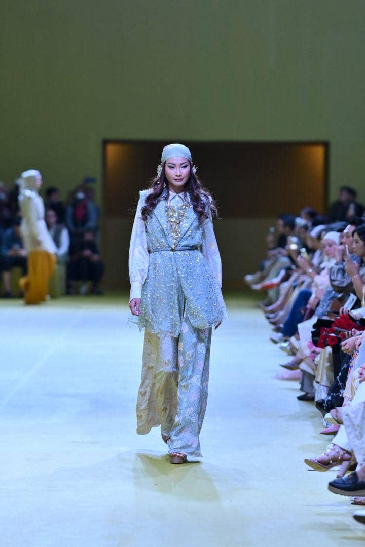 Hijab Mandjha Light of Treasure (dok. Ivan Gunawan Raya Collection 2024)