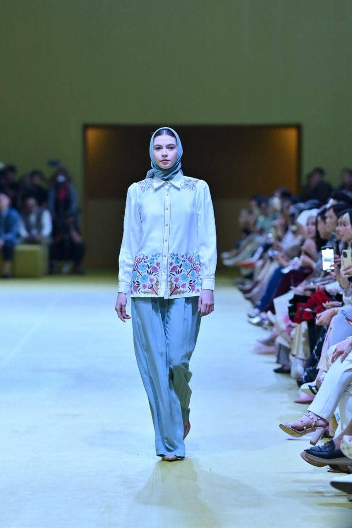 Hijab Mandjha Light of Treasure (dok. Ivan Gunawan Raya Collection 2024)