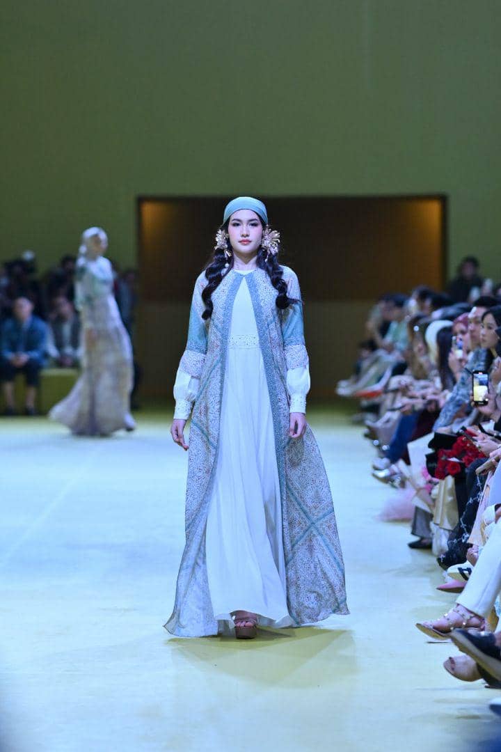 Hijab Mandjha Light of Treasure (dok. Ivan Gunawan Raya Collection 2024)