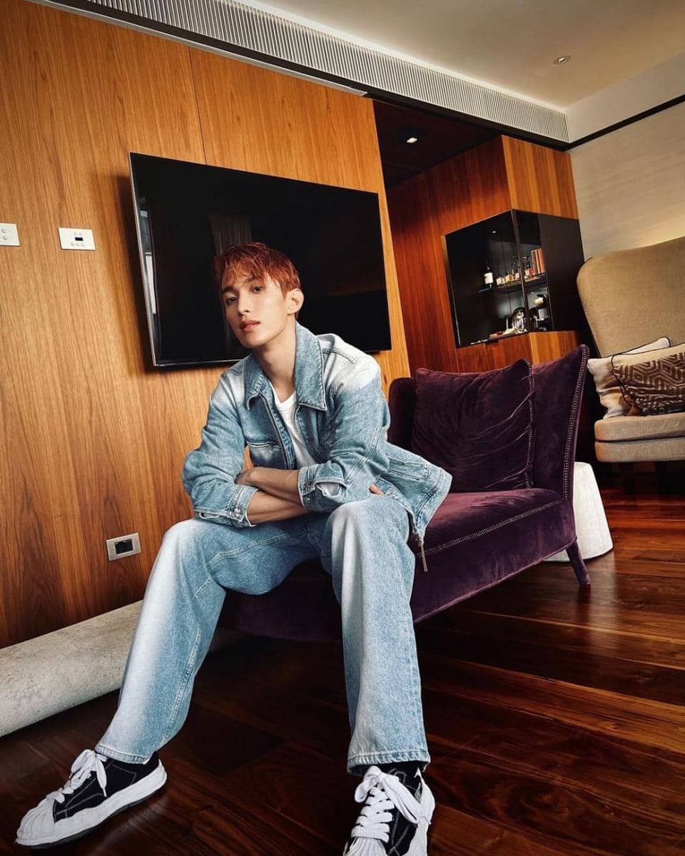 padu padan outer denim ala DK SEVENTEEN (instagram.com/dk_is_dokyeom)
