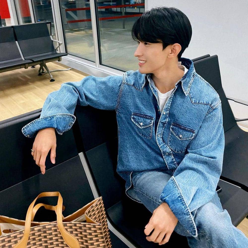 padu padan outer denim ala DK SEVENTEEN (instagram.com/dk_is_dokyeom)