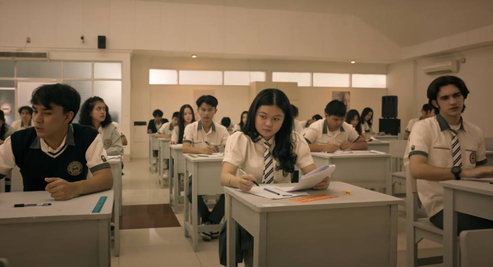 cuplikan film Bangku Kosong: Ujian Terakhir (dok. StarvisionPlus/Bangku Kosong: Ujian Terakhir)