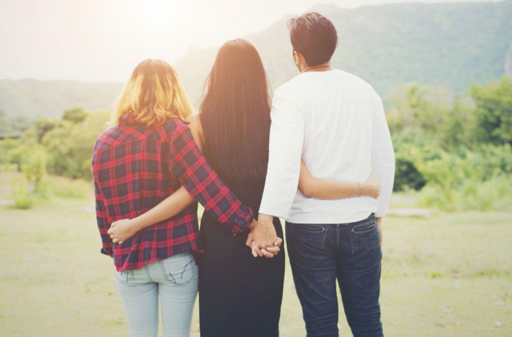 Rumit! 5 Zodiak Ini Sering Terjebak Dalam Kisah Cinta Segitiga