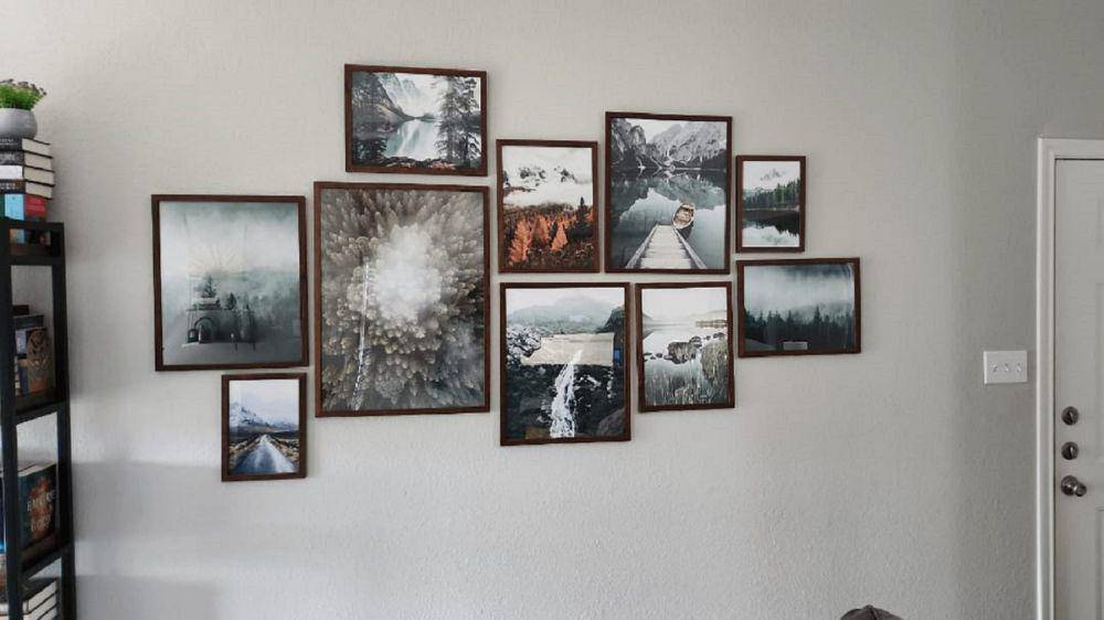potret gallery wall di dalam rumah (reddit.com/Behomadra)