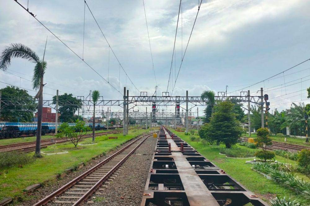 Rel kereta api di Stasiun Tanjung Priok. (dok. KAI)
