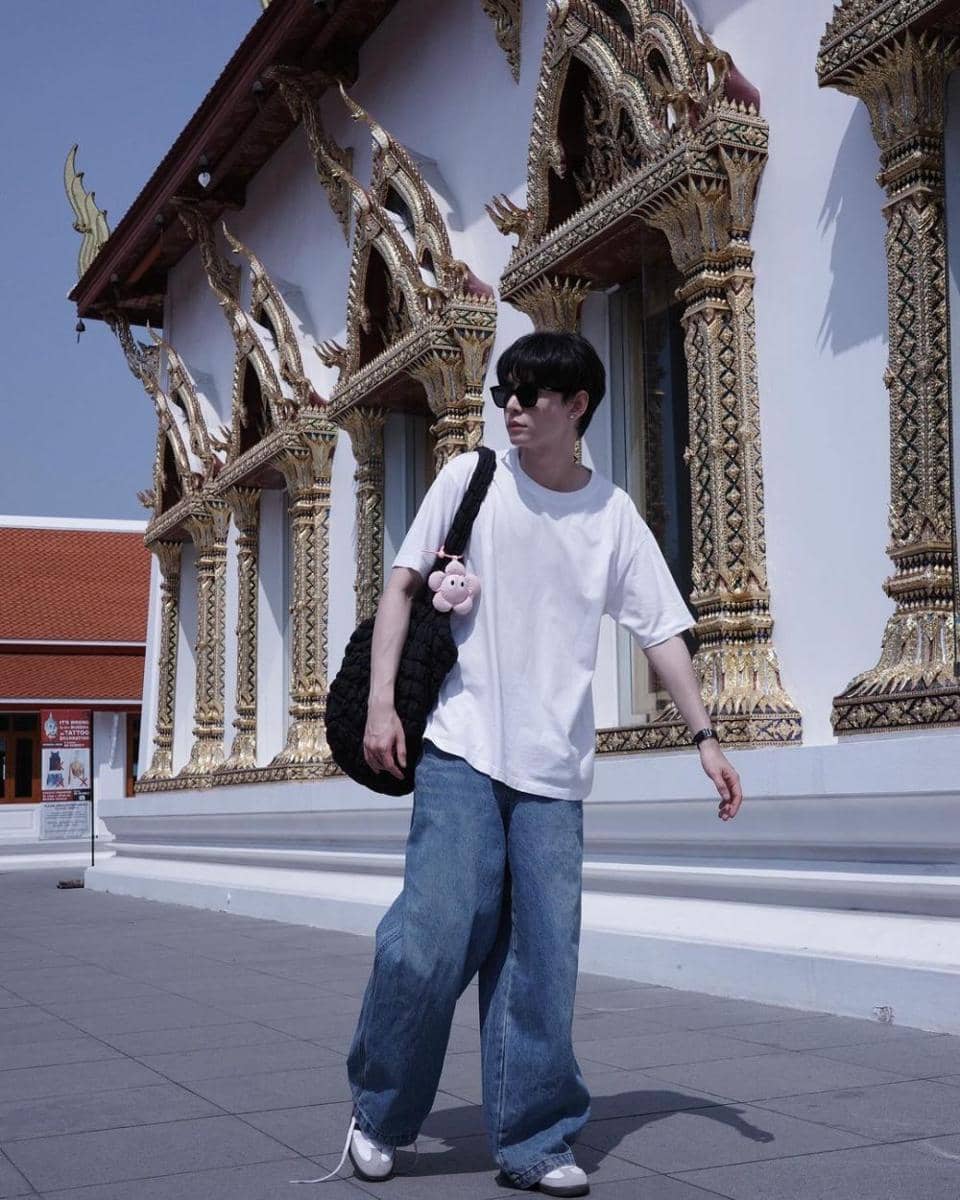 mix and match white shirt ala Nut Supanut (instagram.com/supanut)