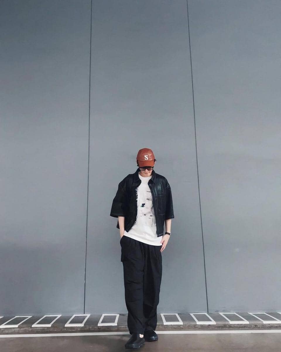 mix and match white shirt ala Nut Supanut (instagram.com/supanut)