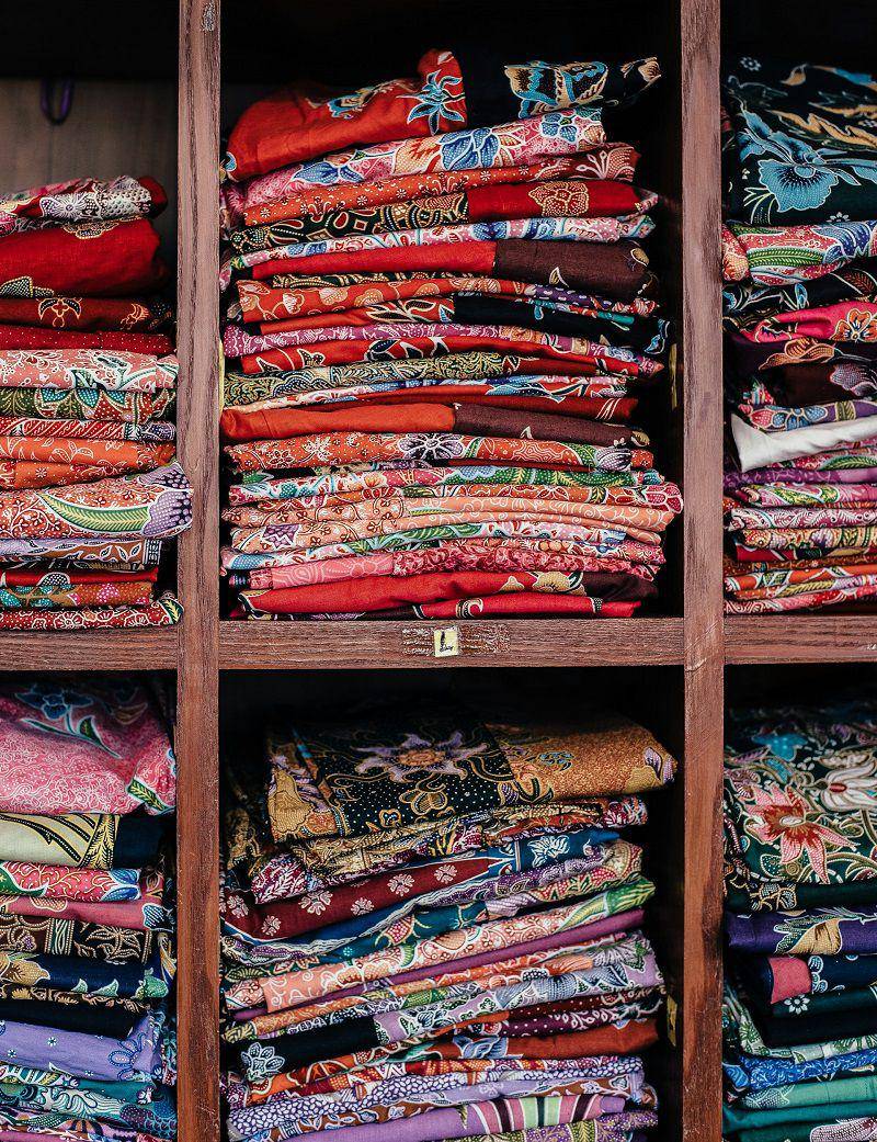 illustrasi kain untuk kado (unsplash.com/Annie Spratt)
