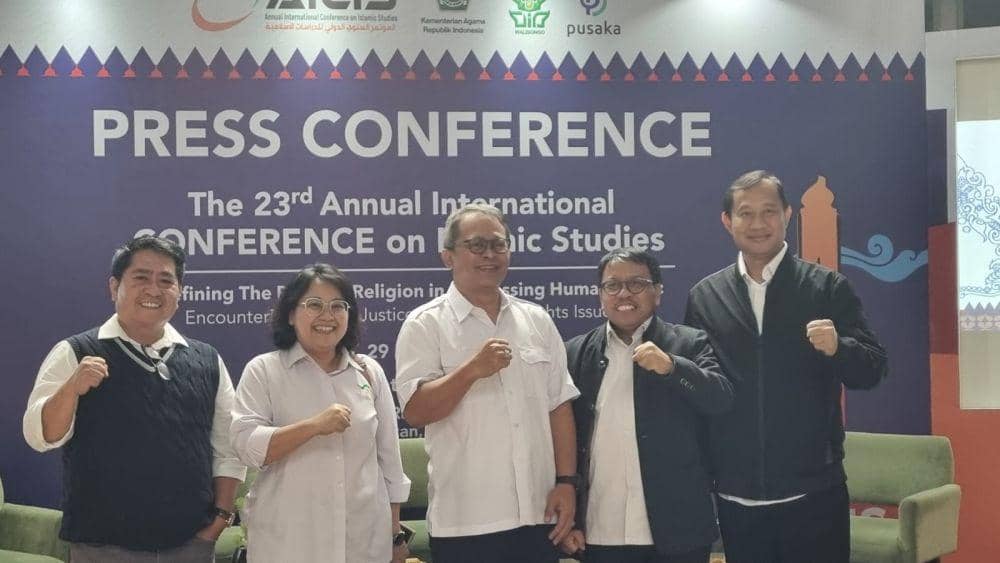 Para perwakilan panitia konferensi pendidikan islam internasional atau Annual International Conference on Islamic Studies (AICIS) ke-23. (IDN Times/Dok Humas UIN Walisongo Semarang)