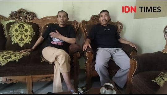 Kepala desa Majetengah, Banjarnegara, Sarno saat menjelaskan soal longsor, Selasa(30/1/2024).(IDN Times/Cokie Sutrisno).