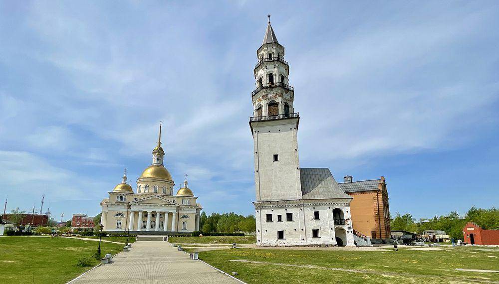 Leaning Tower Nevyansk, Rusia (commons.wikimedia.org)